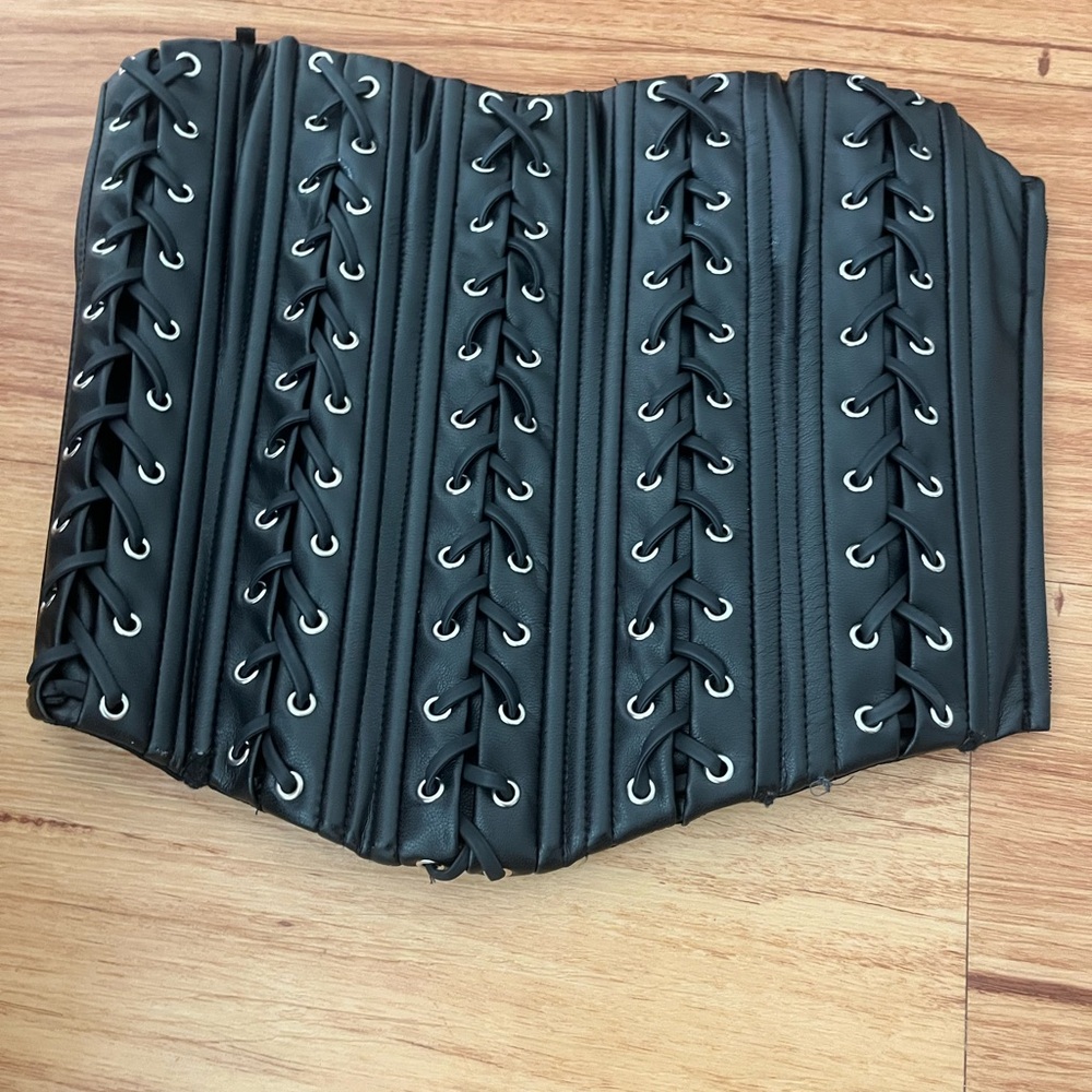 Faux leather iamgia corset